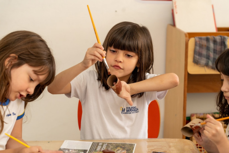 Brincar, descobrir e experimentar: por que isso é tão importante na Educação Infantil?