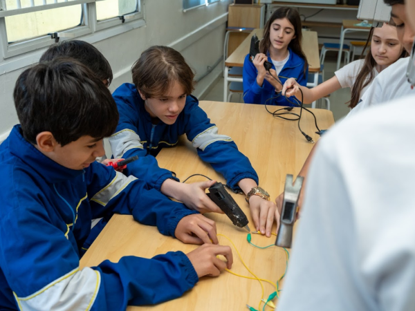 Atravessando a ponte: Ensino Fundamental II e a construção da autonomia