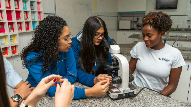 Ensino forte e preparação para Enem e vestibulares: o que faz diferença na prática?
