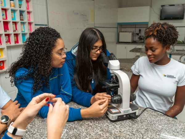 Ensino forte e preparação para Enem e vestibulares: o que faz diferença na prática?